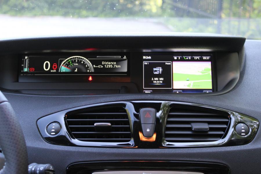 Детали интерьера Renault Scenic 2013 года  (фото 22 из 34)